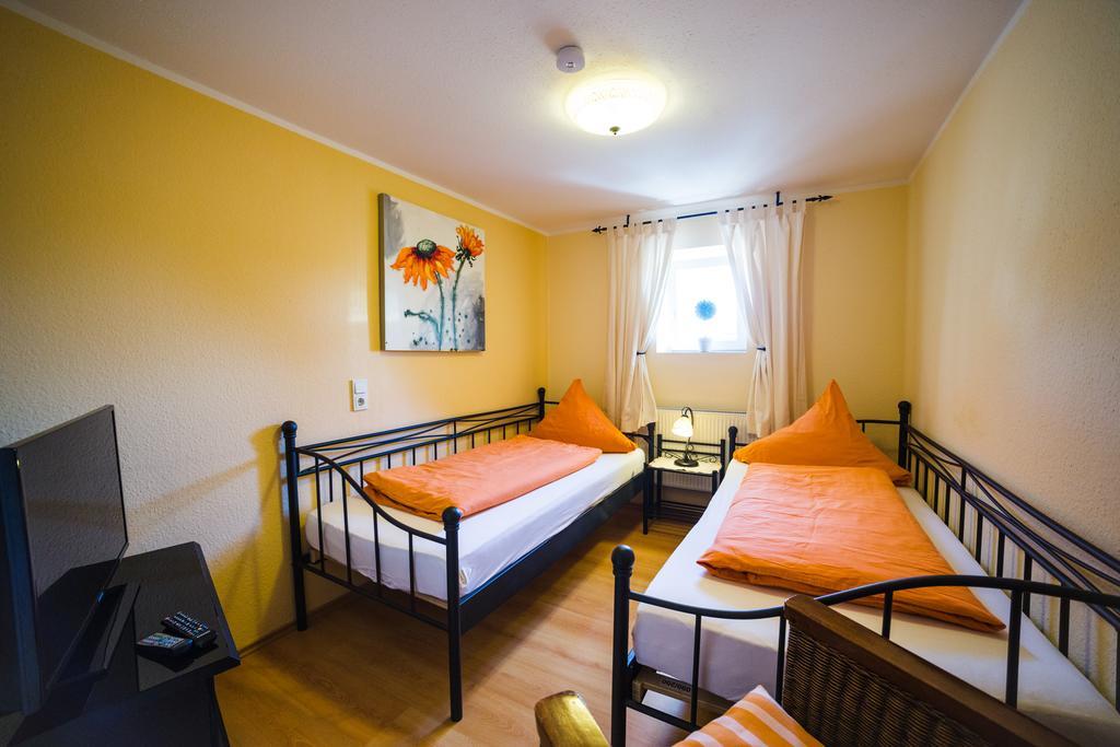 Pension & Appartments Landhaus Bettina Фульда Экстерьер фото